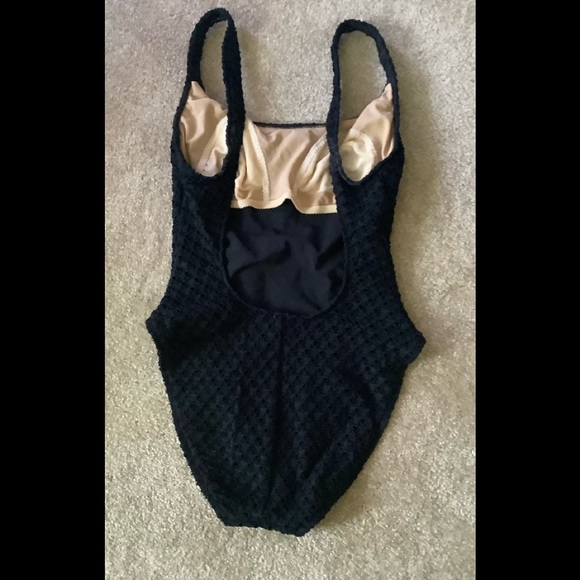 VIA MARINA swimsuit crocheted look cool texture size 9/10  black no wires 500 - Picture 2 of 10